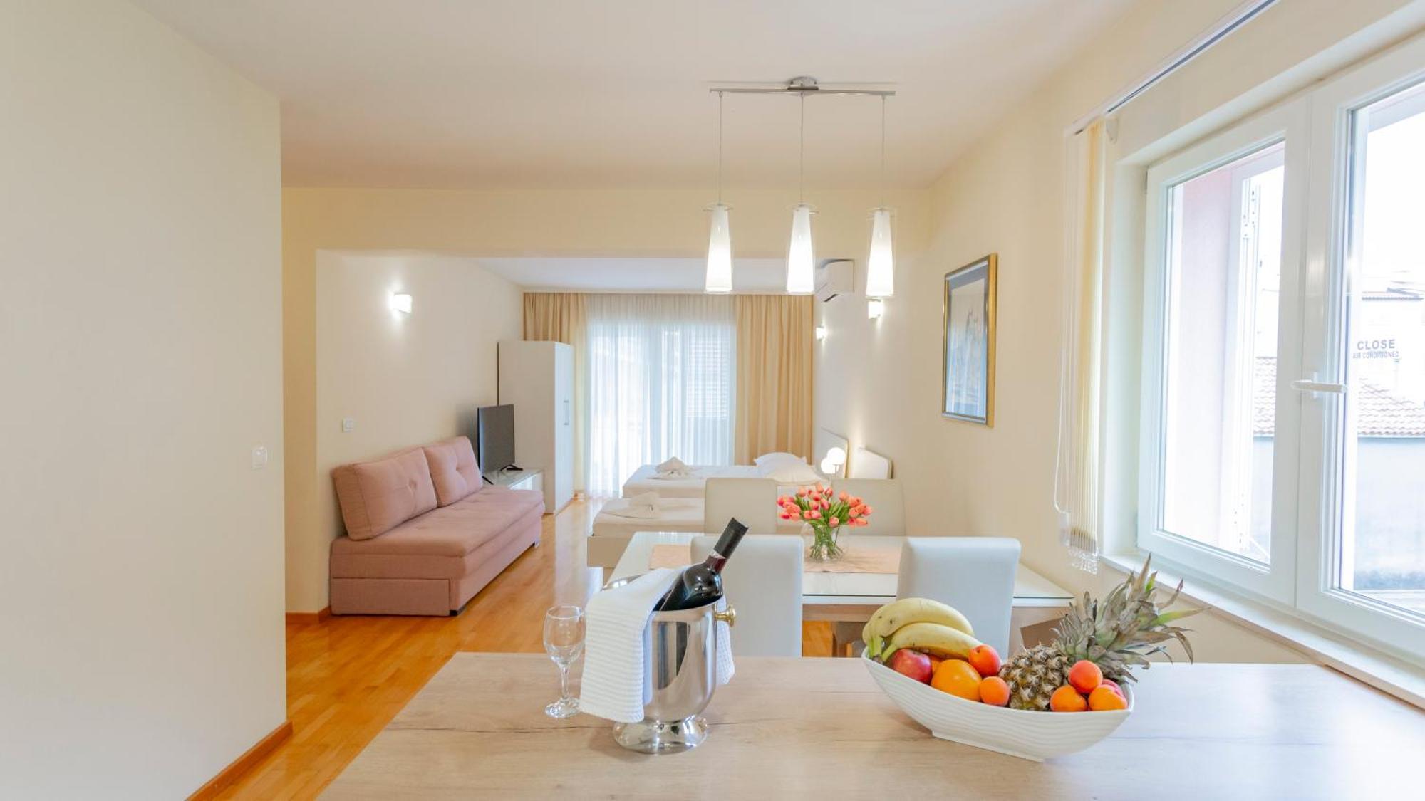 Baska Voda Apartments - Steps From The Beach, Free Parking, Central Location Exterior photo