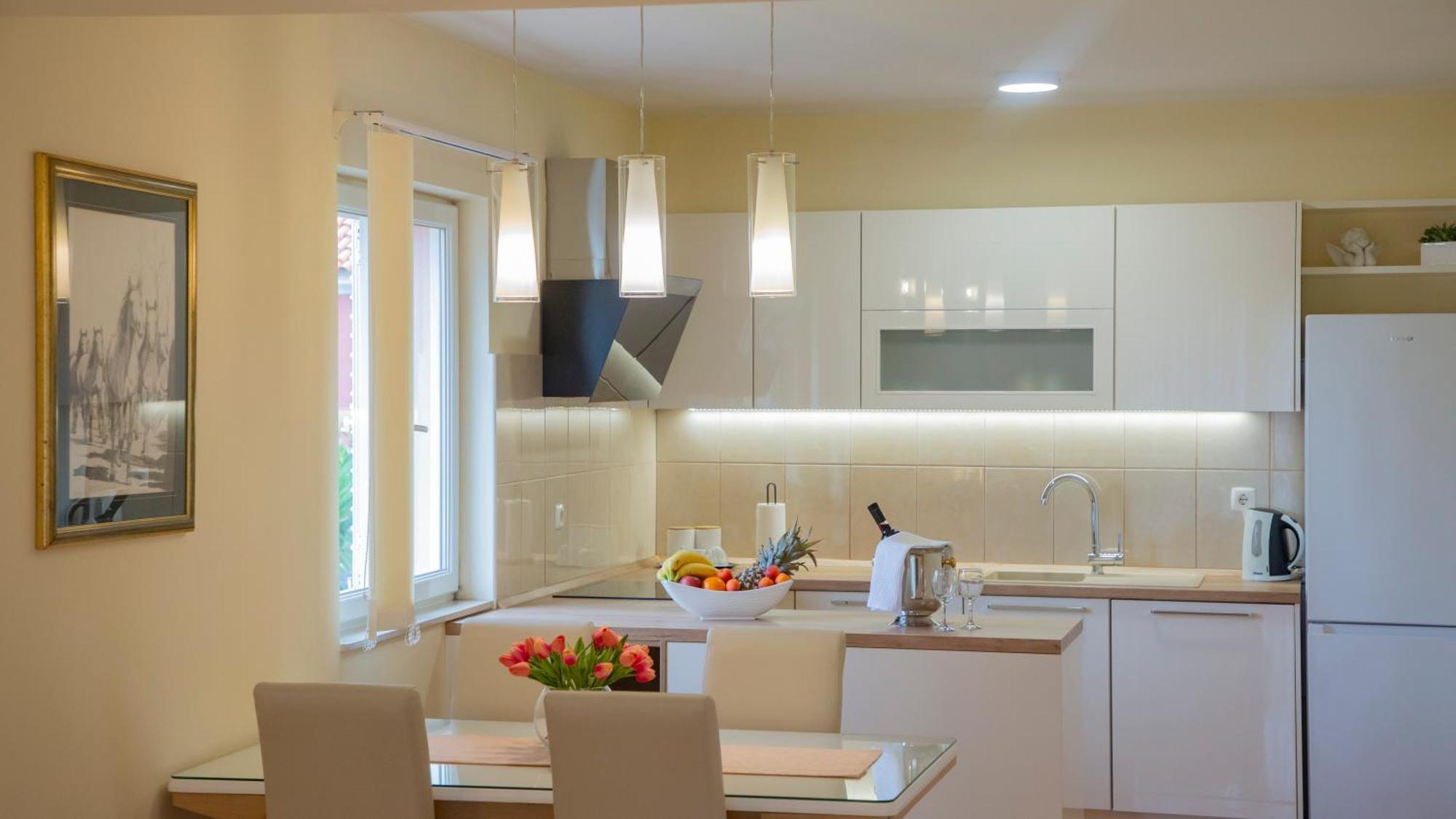 Baska Voda Apartments - Steps From The Beach, Free Parking, Central Location Exterior photo