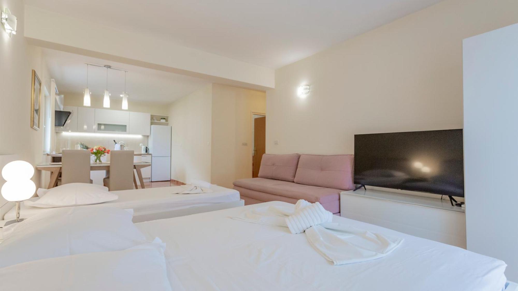 Baska Voda Apartments - Steps From The Beach, Free Parking, Central Location Exterior photo