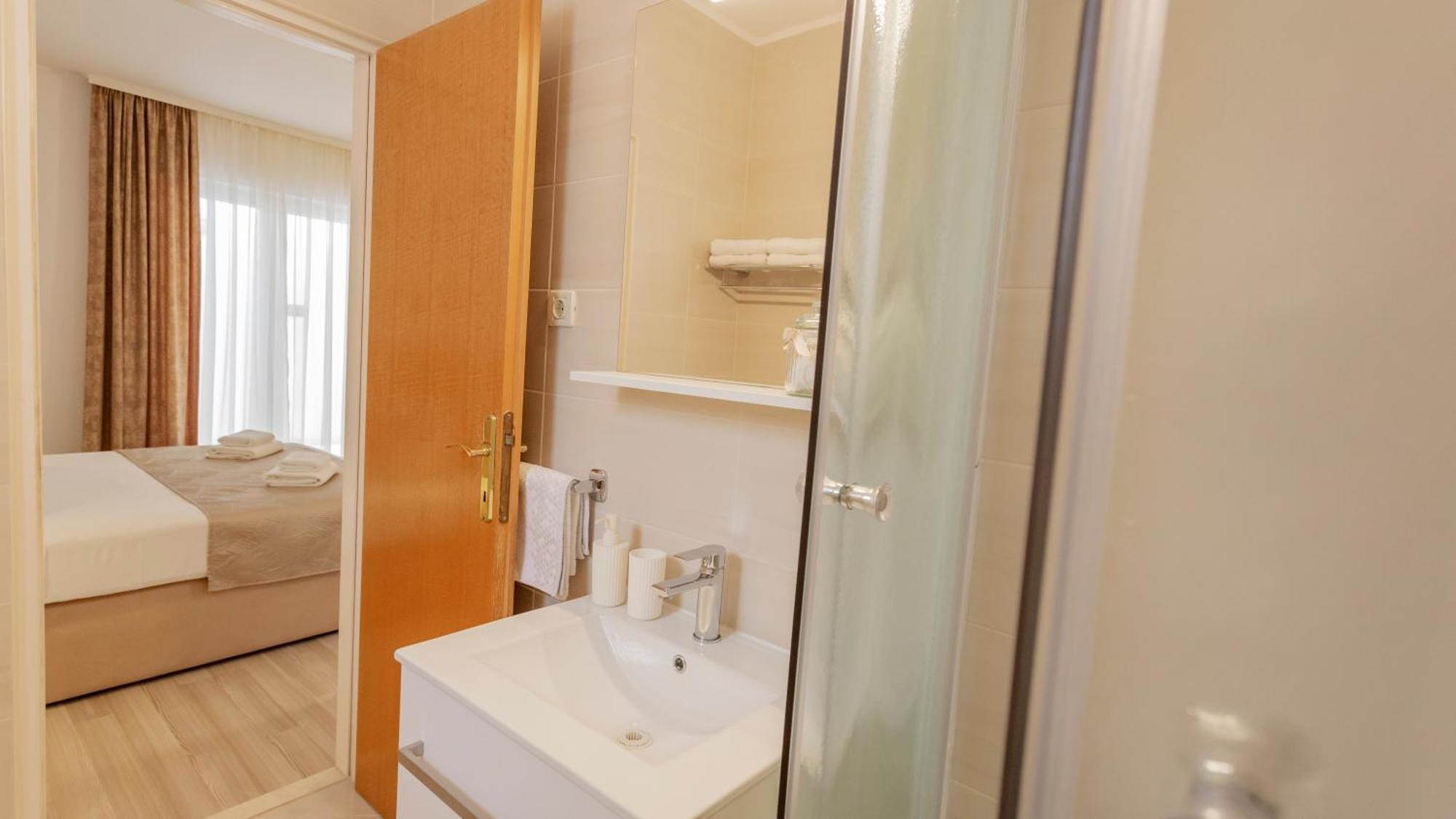 Baska Voda Apartments - Steps From The Beach, Free Parking, Central Location Exterior photo