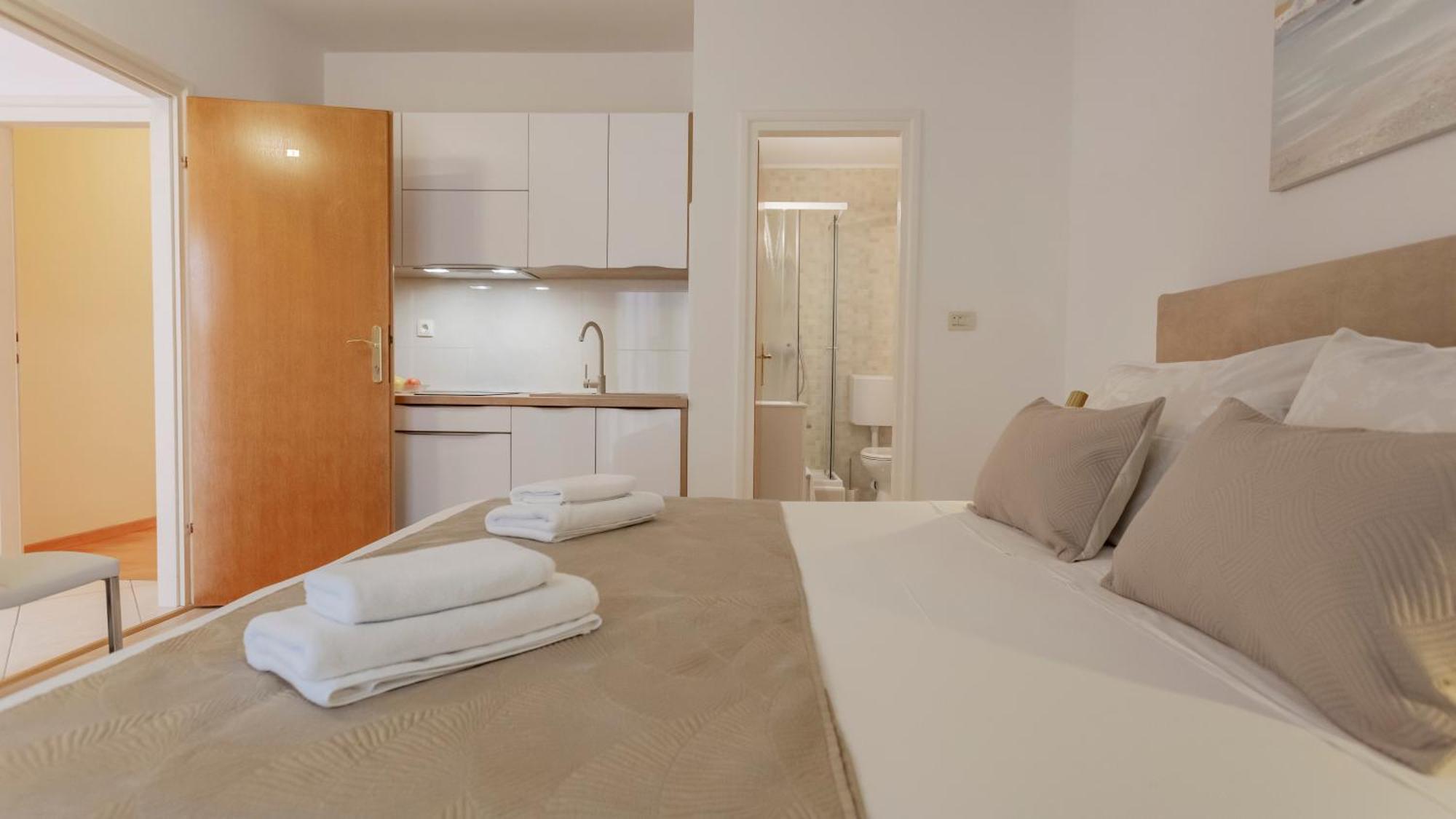 Baska Voda Apartments - Steps From The Beach, Free Parking, Central Location Exterior photo