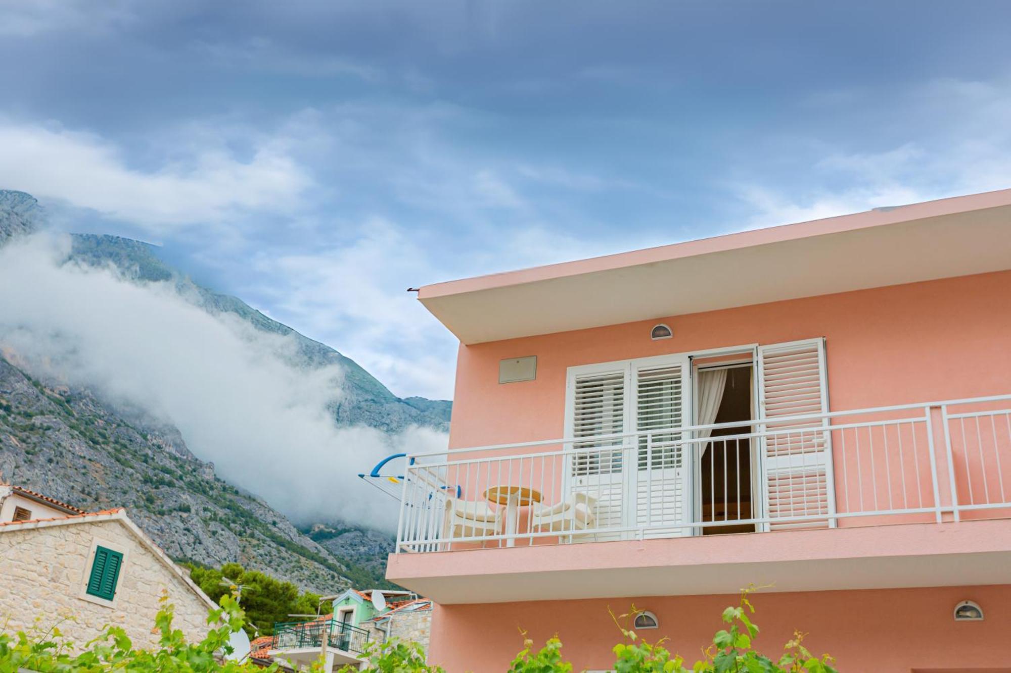 Baska Voda Apartments - Steps From The Beach, Free Parking, Central Location Exterior photo
